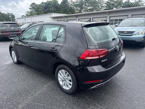 2019 Volkswagen Golf SE