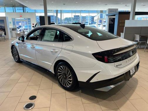 2025 Hyundai SONATA Hybrid Limited