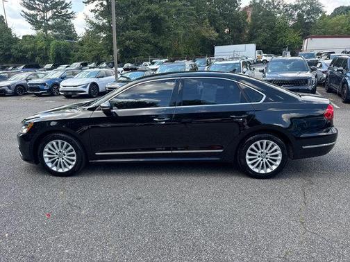 2016 Volkswagen Passat 1.8T SE w/Technology
