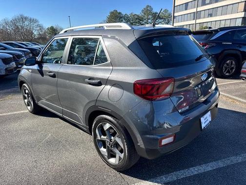 2024 Hyundai VENUE SEL