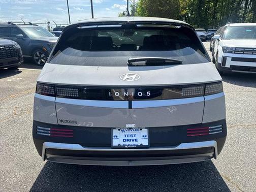 2025 Hyundai IONIQ 5 SE