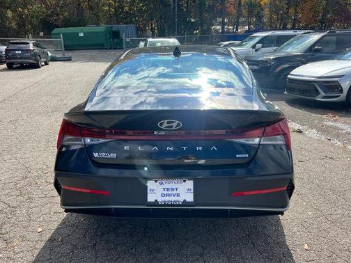 2026 Hyundai ELANTRA HEV SEL Sport