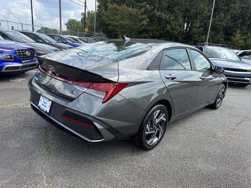 2025 Hyundai ELANTRA HEV SEL Sport