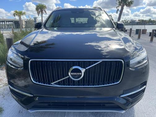 2018 Volvo XC90 T5 Momentum