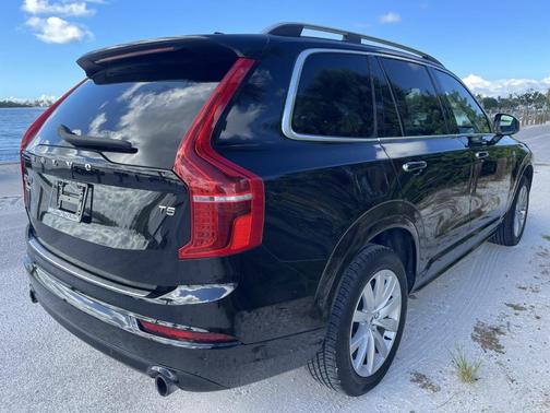 2018 Volvo XC90 T5 Momentum