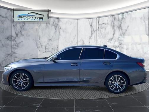2022 BMW 330e 330e