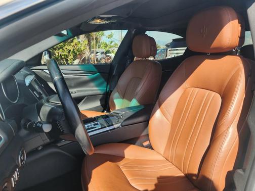 2016 Maserati Ghibli Base