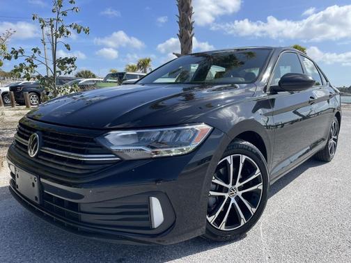 Deep Black Pearl Effect 2023 Volkswagen Jetta 1.5T Sport