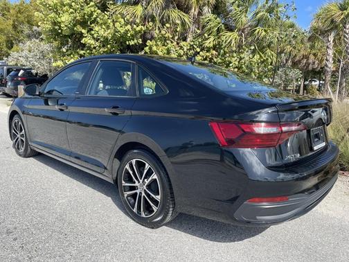 Deep Black Pearl Effect 2023 Volkswagen Jetta 1.5T Sport