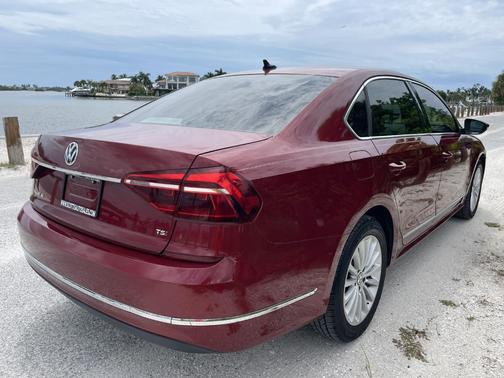 2017 Volkswagen Passat 1.8T SE