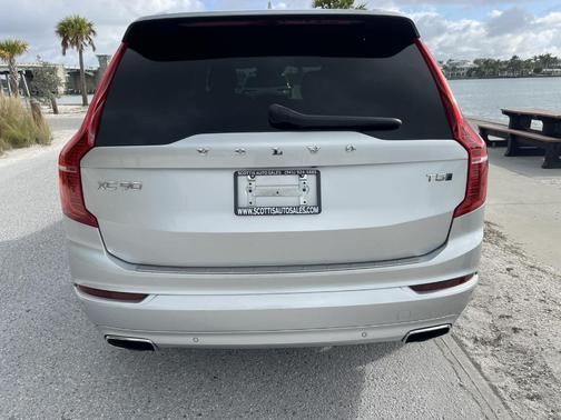 2021 Volvo XC90 T5 Momentum 7 Passenger