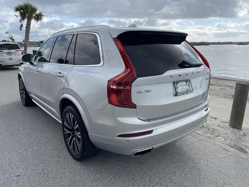 2021 Volvo XC90 T5 Momentum 7 Passenger