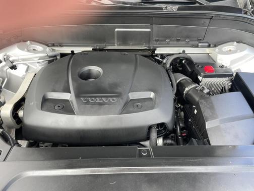 2021 Volvo XC90 T5 Momentum 7 Passenger
