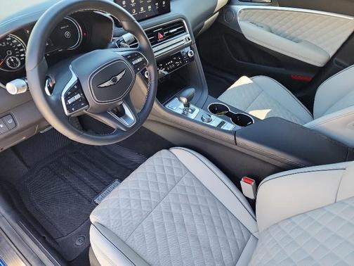 2024 Genesis G70 3.3T Sport Advanced