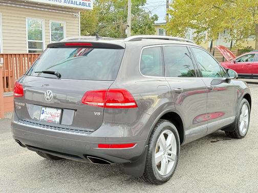 2012 Volkswagen Touareg VR6 Lux