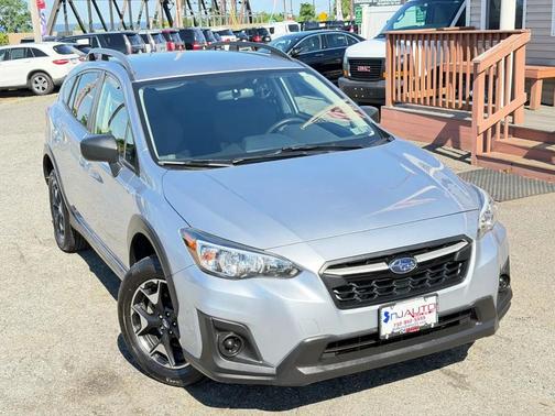 Ice Silver Metallic 2019 Subaru Crosstrek 2.0i