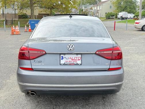 2018 Volkswagen Passat 2.0T SE