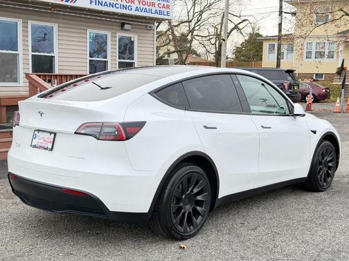 2022 Tesla Model Y Long Range AWD