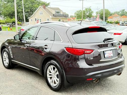 2014 INFINITI QX70 Base