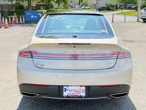Palladium White Gold Metallic 2017 Lincoln MKZ Hybrid Reserve