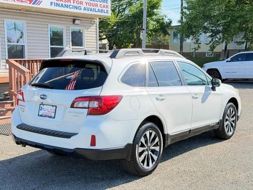 Crystal White Pearl 2016 Subaru Outback 3.6R Limited