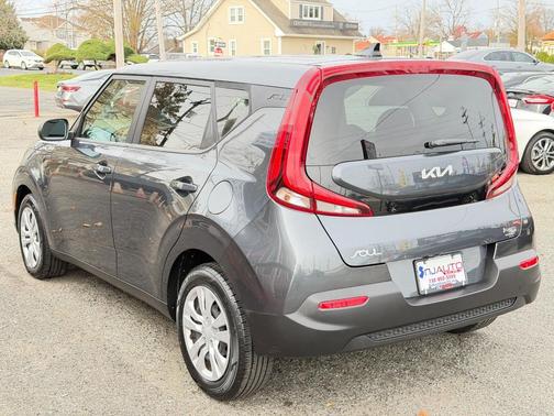 2022 Kia Soul LX CVT