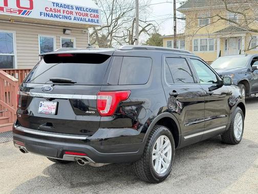 Shadow Black 2018 Ford Explorer XLT