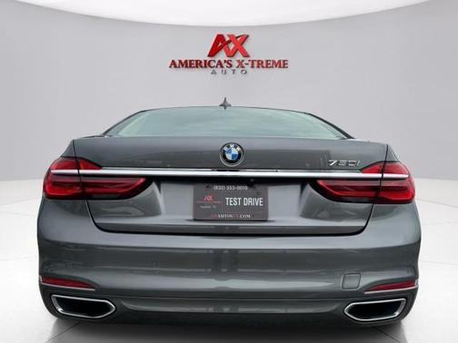 2017 BMW 750 i