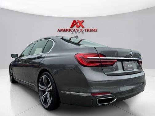2017 BMW 750 i