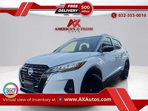 Aspen White / Super Black 2024 Nissan Kicks SR