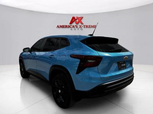 2025 Chevrolet Trax LS