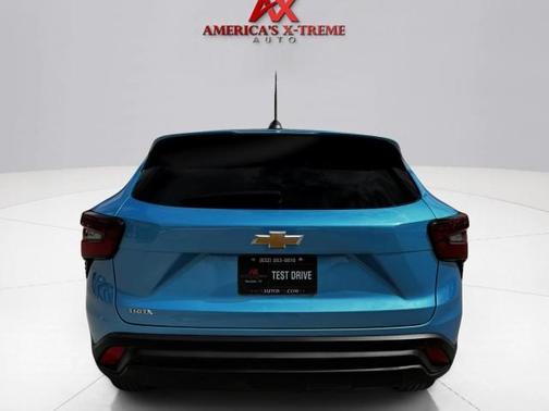 2025 Chevrolet Trax LS