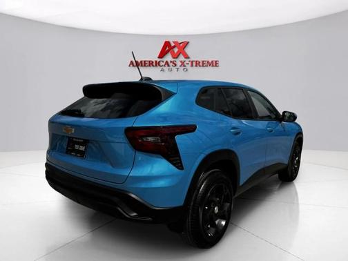 2025 Chevrolet Trax LS