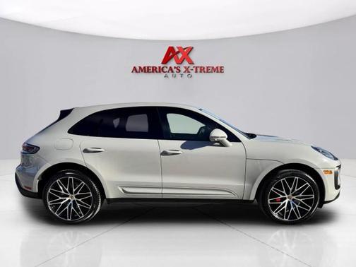 2022 Porsche Macan S