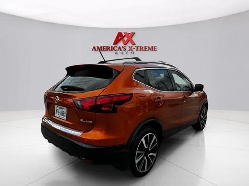 Monarch Orange 2017 Nissan Rogue Sport SL