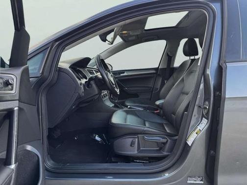 2017 Volkswagen Golf TSI SE 4-Door