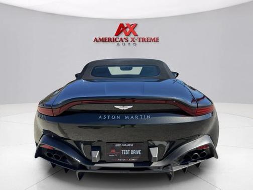 2022 Aston Martin Vantage 