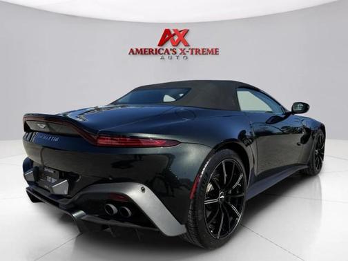 2022 Aston Martin Vantage 