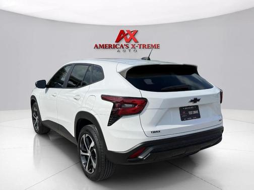 Summit White 2025 Chevrolet Trax 1RS