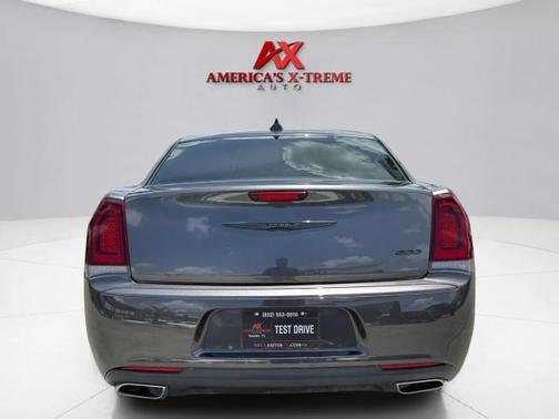 2022 Chrysler 300 Touring