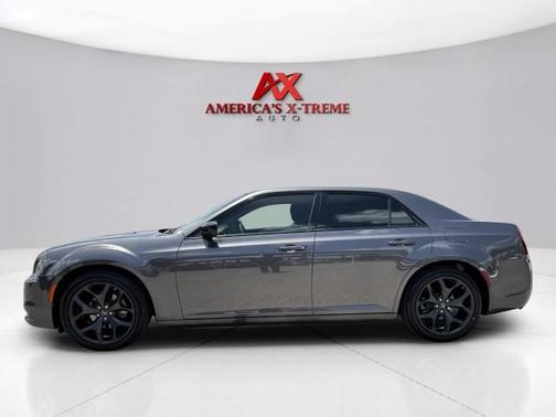 2022 Chrysler 300 Touring
