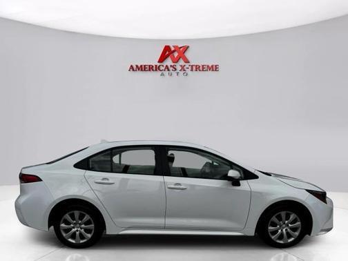 Ice 2023 Toyota Corolla LE