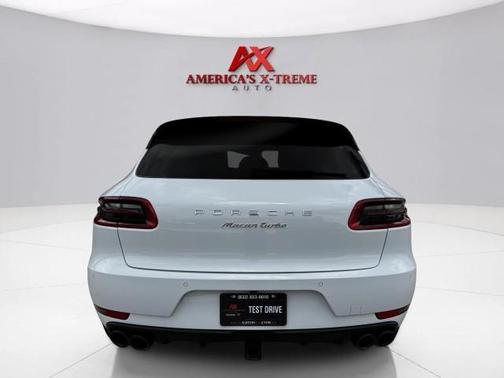 2017 Porsche Macan Turbo