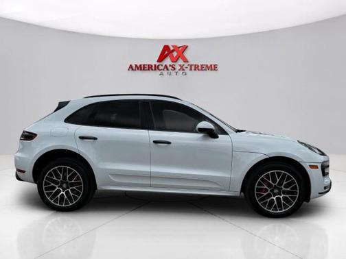 2017 Porsche Macan Turbo