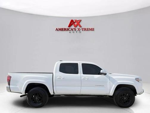 White 2022 Toyota Tacoma SR5