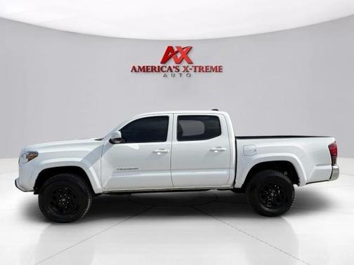 White 2022 Toyota Tacoma SR5