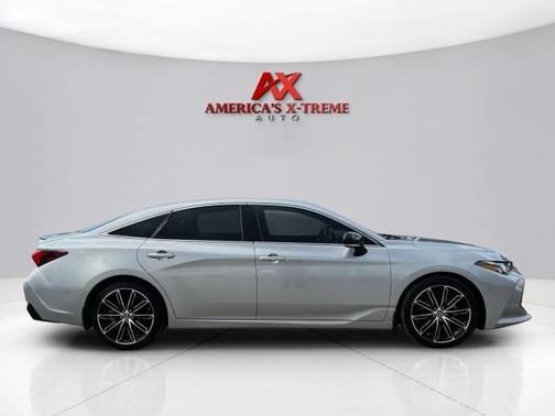 Celestial Silver Metallic 2019 Toyota Avalon XSE