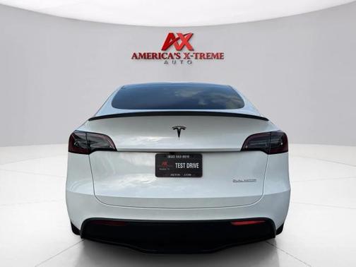 2025 Tesla Model Y Performance