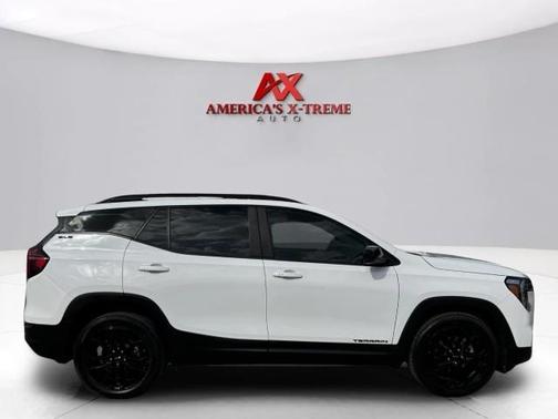 Summit White 2022 GMC Terrain SLE