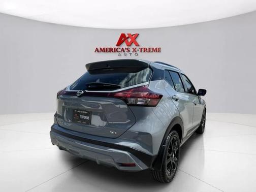 2022 Nissan Kicks SR
